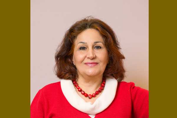 Bild Hebamme Soraya Amiri